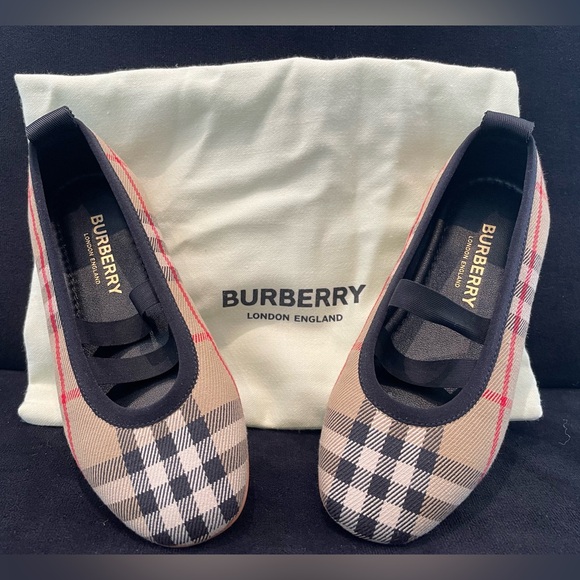 Burberry Kids Mini Grace CHK (Toddler/Little Kid) SIZE 28 EU sizing, NEW - Picture 1 of 4